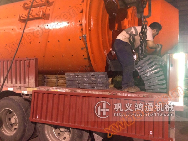 矿渣球磨机发货图片