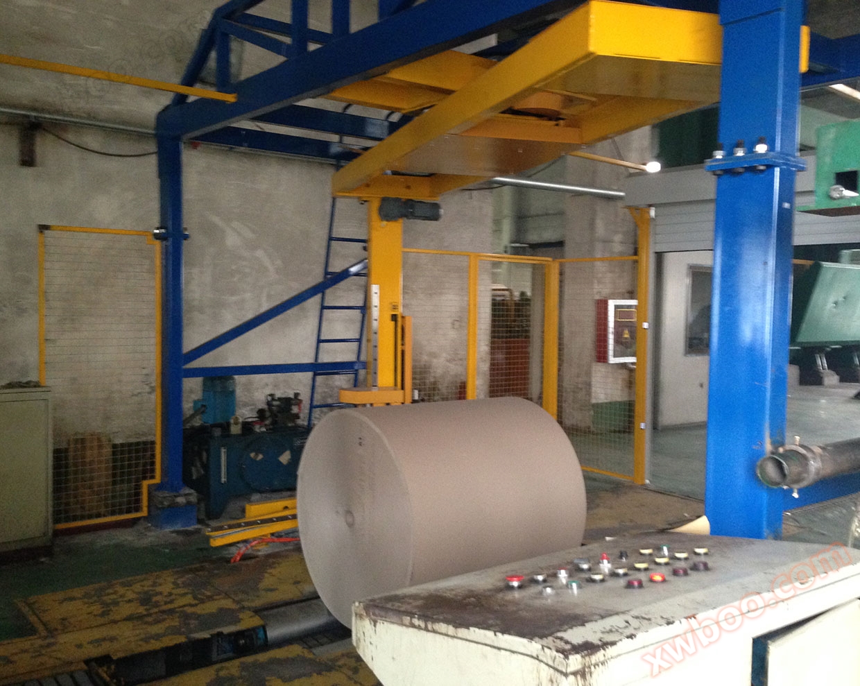 Máquina de embalaje de papel en voladizo