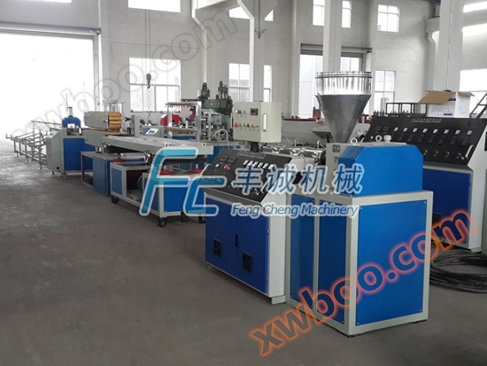 Línea de producción de extrusión de perfiles plásticos sj45