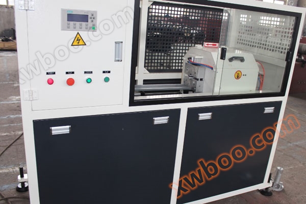 PVC pipe cutting machine