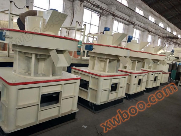 Stroj na dřevěné částice