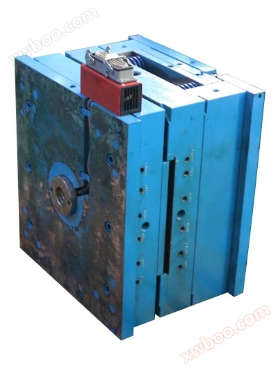 Инжекционни форми - капачки за бутилки4