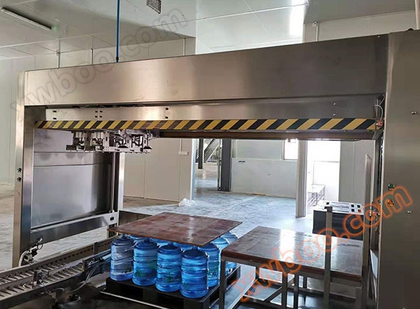 Automatic card stacking machine